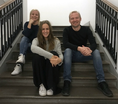 arbetsgruppen-bakom-sally.jpg